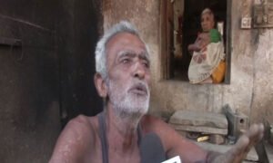 The craftsman Raman Prajapati